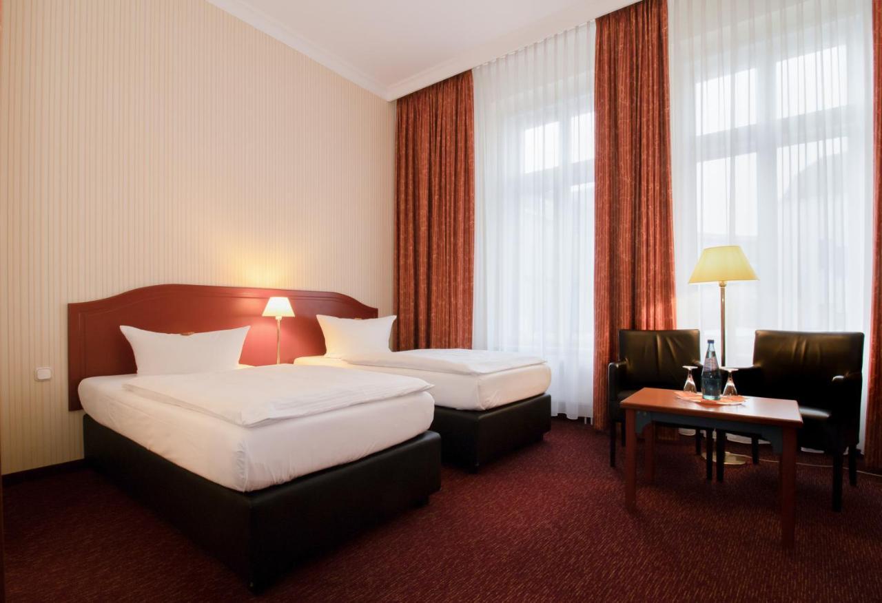 Akzent Hotel Am Goldenen Strauss 格尔利茨 外观 照片