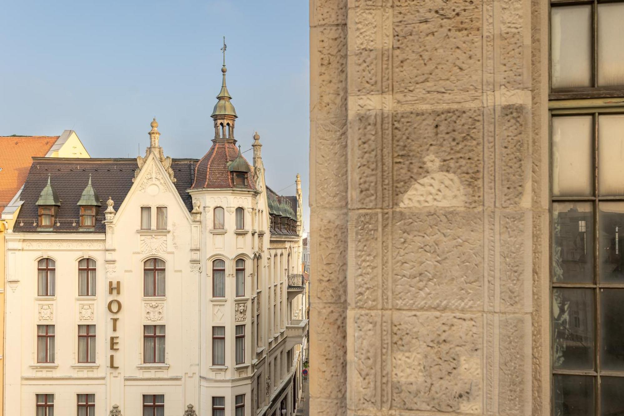 Akzent Hotel Am Goldenen Strauss 格尔利茨 外观 照片
